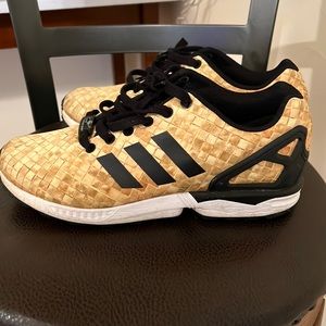 Adidas Torsion waterproof shoe size 9